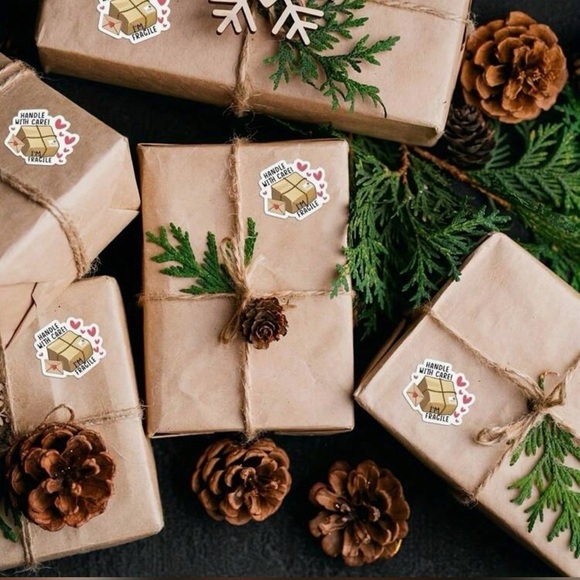 500 Handle with Care Package and Hearts Design Stickers - Picture 2 of 5